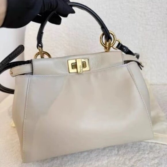 FENDI Peekaboo classic twist lock closure iconic FF pattern shoulder bag - Picture 2 of 7